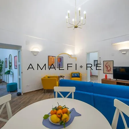 Апартаменты Delightful For 3 In The Center Of