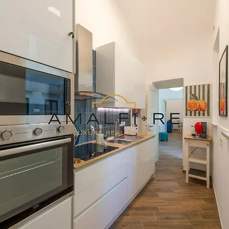 Апартаменты Delightful For 3 In The Center Of *