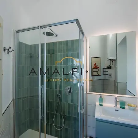 Апартаменты Delightful For 3 In The Center Of *