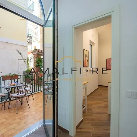 Апартаменты Delightful For 3 In The Center Of *