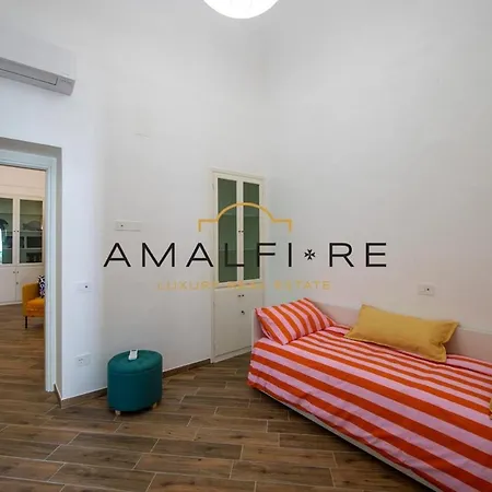 Delightful For 3 In The Center Of Апартаменты