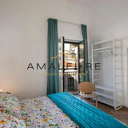 Апартаменты Delightful For 3 In The Center Of *